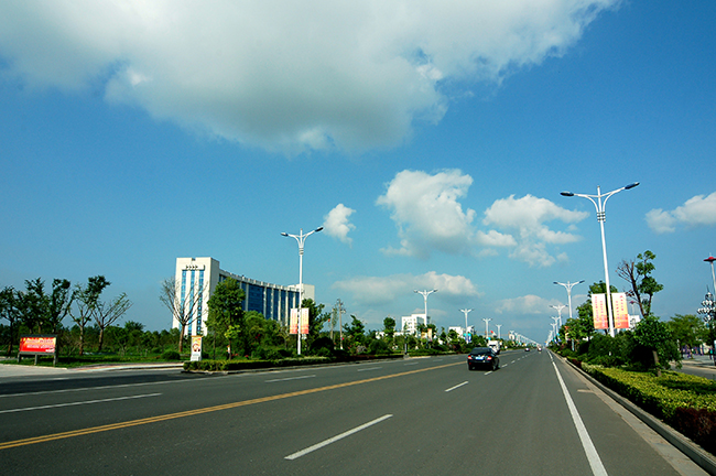 2014年承建郑东新区龙湖中环路等道路工程第五标段